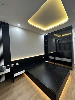 bán nhà kim mã - ba đình, dt 30m, 5 t, 3 ngủ, nở hậu, cực gần phố, ngõ thông, thoáng sáng, ở ngay.