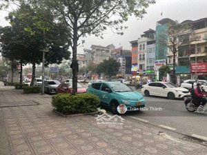 nguyễn văn cừ - gia thụy. ngã tư phố giao cắt ngọc lâm - 150m - mt siêu khủng . mt 10m - giá 44.7ty