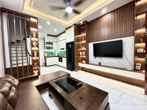 một bước ra ô tô tránh - ngõ thông - sổ vuông đét - full nội thất - nhà mới kính coong-chỉ việc man