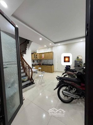 bán nhà trung tâm quận nam từ liêm - gần trường đại học công nghiệp - diện tích 32 m -5 tầng