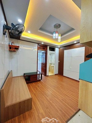 bán nhà hồ tùng mậu, dt 30m2, 5t, mt 3,4m, giá chào nhỉnh 8 tỷ, có thương lượng, đủ công năng