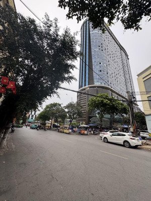 bán nhà lô góc đẹp nhất phố nguyễn thị định trung hoà 93m x 3t , mt 12m giá 29 tỷ cầu giấy