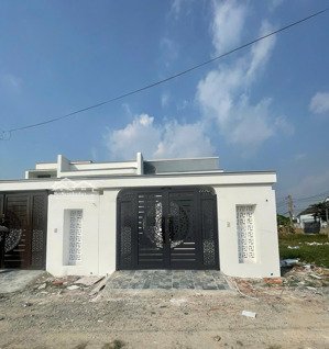 nhà cấp 4 thiết kế hiện đại mới 100% có hỗ trợ ngân hàng