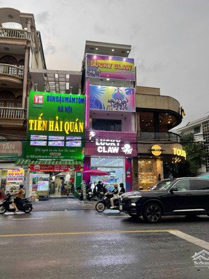 siêu hiếm! bán góc 2mt nguyễn gia trí - d2, dt 10x20m, hdt 60 tr/th, cấp 4 tiện xây cao - 49 tỷ