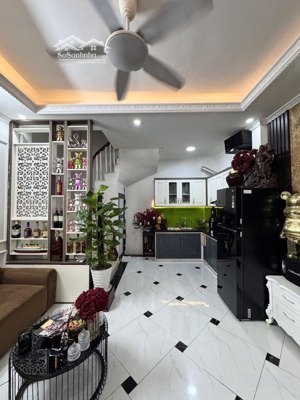 bán gấp - nhà đẹp định công - sổ đỏ chính chủ - quy hoạch an toàn - dt 34 m2x 5 tầng, hơn 7 tỷ