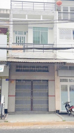 Cho thuê nhà 1 trệt 1 lửng 1 lầu mặt tiền kinh doanh tại TP Bến Tre