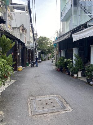 trời ơi đất q2-143m2-có nhà 2 tầng-mà giá chưa tới 52tr-full thổ--đường oto