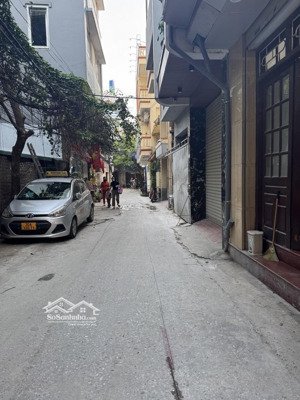 bán nhà tựu liệt, mặt tiền 4m ngõ thông ngay chợ, ô tô đỗ cửa