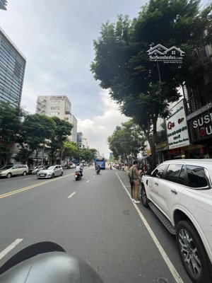 mặt tiền góc-gần đường nhiêu tâm, quận 5, dt 6x20 cn 115m2. hđt 100tr/1th giá 30 tỷ tl