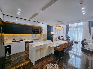 bán nhà phân lô chân cầu vĩnh tuy, gần aeon mall, nhà 7 tầng, dt 85m2, mt 5m, 4pn, full nội thất