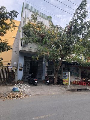 mặt tiền cầu xéo dt 4x16,6m cấp 4