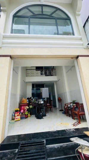 phòng tân bình full nội thất - gần trường đua phú thọ