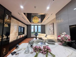 phân lô cầu giấy - ngõ thông- ô tô - 60m2 x 7 tầng, giá 28.9 tỷ