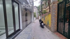 bán nhà long biên hà nội- nhà 5 tầng, thang máy.nhà mới kính kong.