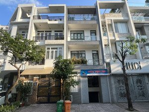 bán nhà mới dt: 4,5x16m 4 tầng - thang máy - gần công viên cao đức lân, apak, q2, giá chỉ 18 tỷ