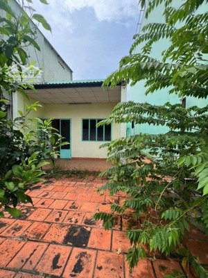 hàng đầu tư hiệp bình chánh, bán đất tặng nhà diện tích 120m2, gía siêu rẻ chỉ 6.5 tỷ thương lượng.