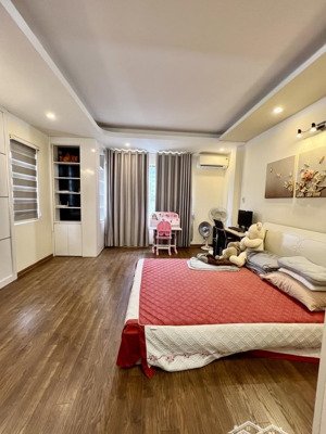 phân lô vip hoàng văn thái - lô góc - gara ô tô - hàng xóm toàn cán bộ cấp tướng.