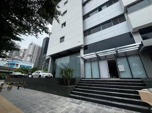 cho thuê showroom mặt phố phạm văn đồng - bắc từ liêm - 1000m2 - trần cao - giá thuê tốt