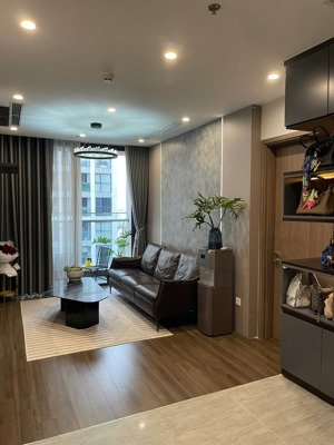 bán căn hộ đã ghép thông 105m2 dạng 2pn, 2wc ban công đn view công viên tại vinhomes symphony