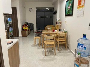 cần bán gấp ch ngô gia tự 52.7m2, 2pn, 1wc, cửa nam, view bắc, lô b. giá bán: 2.6 tỷ còn tl giảm