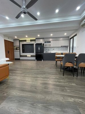 bán căn hộ cc hoà bình green city 505 minh khai. dt 92m2: 2 p ngủ,2 vsinh. giá 9,5 tỷ. 