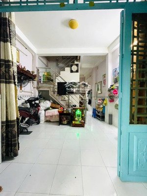 nhà lầu đường số 10 linh đông gần chợ tam hà sát phạm văn đồng sổ hồng hoàn công