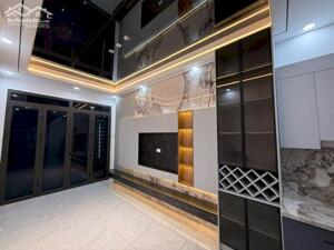 Mặt phố Đê La Thành, Kinh doanh đỉnh, Lô góc, Nhà mới đẹp, 80m2, MT4m, 3 tầng, Giá 24,x tỷ