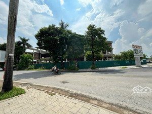 cho thuê showroom - tttm tại nguyễn văn linh - long biên - 2000m2 - gồm 4 block - giá thuê tốt