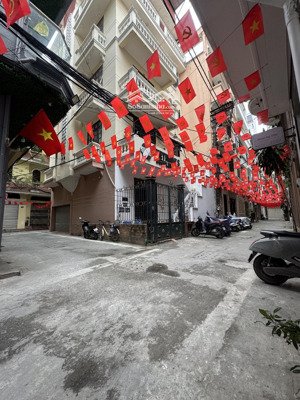 nhà 4t hai mặt ngõ cách mp đại la 40m ngay ngã tư trần đại nghĩa, ngõ 3m, dt 33/40m mt 5m nhỉnh 8ty