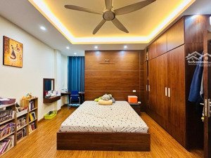 tây sơn - đống đa - 6 tầng thang máy - vài bước chân ra vườn hoa đại học công đoàn