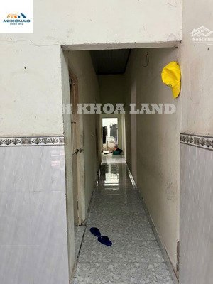 nhà có gác lửng, khu dân cư an ninh, sạch sẽ, có sân chung rộng rãi, 857hbc