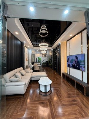 17 triệu/tháng - nhà đẹp mới xây 3 tầng 4 phòng ngủ 4wc full nội thất đường xe hơi nguyễn duy trinh