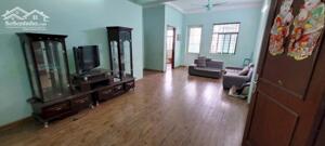 Bán chung cư Việt Hưng-Long Biên-thang bộ-77m 2n1wc căn góc-sẵn sổ đỏ-giá bán 3.6 tỷ (thương lượng)