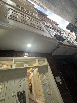 siêu phẩm nhà phố vị trí độc tôn phố cầu giấy, 40m2 x 5t, trung tâm kinh tế tài chính hà nội