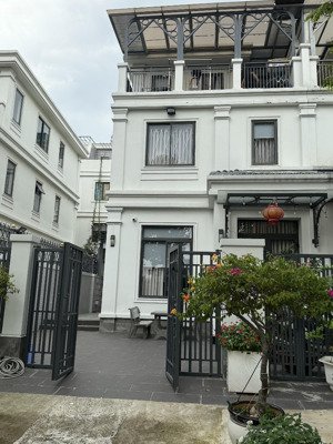 biệt thự view sông lakeview city