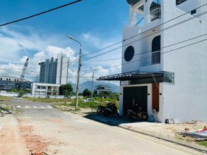 chính chủ gửi bán lô đất biển mặt tiền xuân thiều 37 bên hông mikazuki nhật bản.