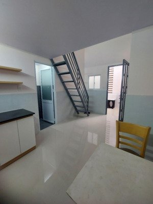 phòng mới xây full nội thất có gác lửng