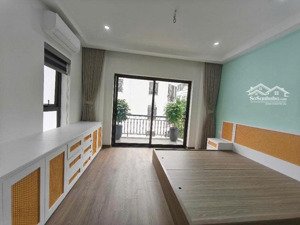 bán nhà ngay mặt phố chu huy mân, phúc đồng ngay aeon mall