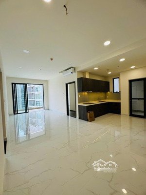 chuyển nhượng thu hồi vốn căn 3pn 120m2 tầng 8 căn 6 tòa c5 diamond centery