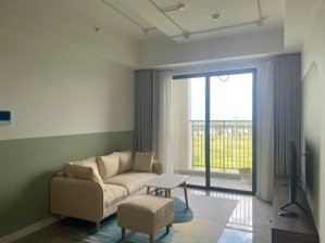 cho thuê căn hộ tầng cao view sân gold nhà đẹp 2pn 2wc giá 9tr. lh 