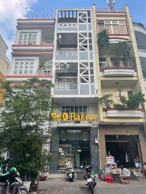 siêu hiếm,giá tốt,chủ cần bán nhà mặt tiền đường cô giang p.ông lãnh quận 1.dt:4x18,5 tỷ.giá 36 tỷ.