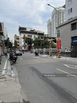 bán mảnh đất đẹp phú thượng lô góc 1 mặt đường 1 mặt ngõ rộng vỉa hè đá bóng hàng hiếm chỉ 250tr/m