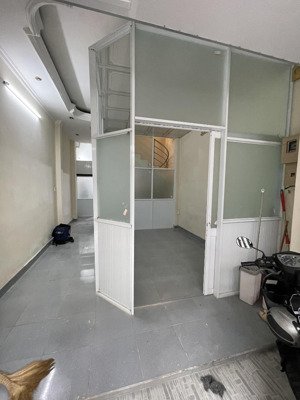 cho thuê nhà 4m x 12m 4pn 2wc ban công, máy lạnh, vào ở ngay, không ngập, ko chung chủ, hđ 1-2 năm