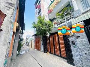 nhà 1 trệt +2 lầu.có3pn,2wc-ngay phạm văn đồng-đsố 9-linh tây.hẻm ôtô.dt 65m2 có tl tốt