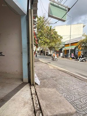 nhà trệt lửng nở hậu 7,73m mặt tiền đường phạm sơn khai trục chính kdc gvđh