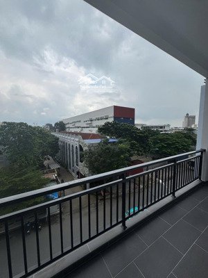 khai trương phòng ban công ở được 3 người ngay khu ăn uống nguyễn gia trí, gần hutech, uth,uef, hiu