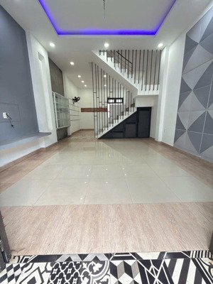 bán nhà đường lê văn quới đúc 3 tấm hẻm xe hơi