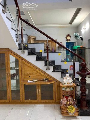 chủ gửi bán nhà ngay ngã tư ga phường thạnh lộc, đường hà huy giáp