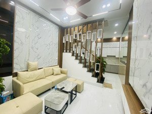 bán nr 40m2, 4pn, 3wc ở bạch mai, 7,9 tỷ, view đẹp