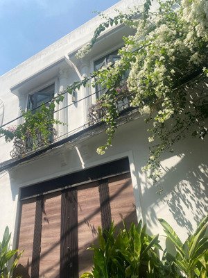 bán nhà xe tải tránh nhau thông hồng lạc, bàu cát, đồng đen dt 86m2(5x18) cách mt phan sào nam 100m